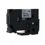 Q-Nomic TZe-241 fita 18mm texto preto sobre branco (8M) | QNTZe-241
